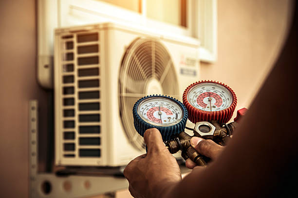 Professional Hvac Installation technician working in Irvine, CA